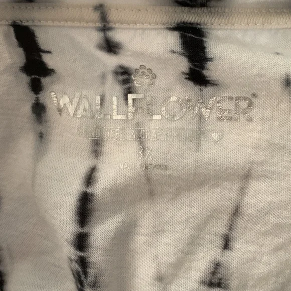 tshirt - Picture 3 of 3